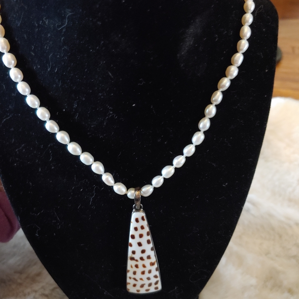 Pearl and Shell necklace